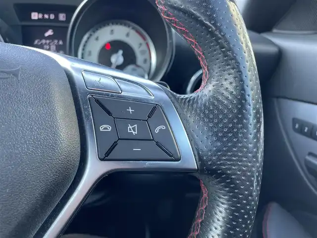 メルセデス・ベンツ ＳＬＫ２００ ブルーエフィシェンシースポーツ 福島県 2011(平23)年 4.4万km オブシディアンブラック 純正ナビ/フルセグＴＶ/ＣＤ/ＤＶＤ/ＦＭ・ＡＭ/電動オープン/レザーシート/シートヒーター/メモリーシート/パワーシート/ＥＴＣ/純正フロアマット/純正１８インチアルミ/ＨＩＤヘッドライト