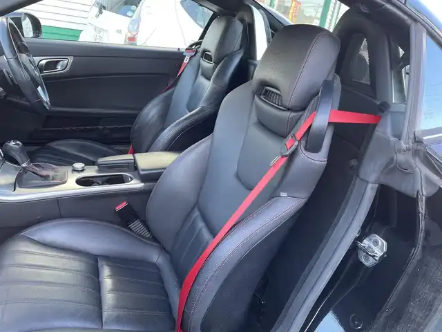 メルセデス・ベンツ ＳＬＫ２００ ブルーエフィシェンシースポーツ 福島県 2011(平23)年 4.4万km オブシディアンブラック 純正ナビ/フルセグＴＶ/ＣＤ/ＤＶＤ/ＦＭ・ＡＭ/電動オープン/レザーシート/シートヒーター/メモリーシート/パワーシート/ＥＴＣ/純正フロアマット/純正１８インチアルミ/ＨＩＤヘッドライト