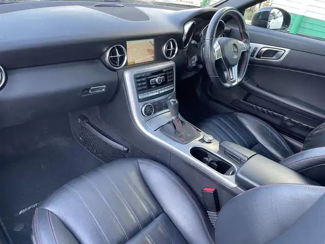 メルセデス・ベンツ ＳＬＫ２００ ブルーエフィシェンシースポーツ 福島県 2011(平23)年 4.4万km オブシディアンブラック 純正ナビ/フルセグＴＶ/ＣＤ/ＤＶＤ/ＦＭ・ＡＭ/電動オープン/レザーシート/シートヒーター/メモリーシート/パワーシート/ＥＴＣ/純正フロアマット/純正１８インチアルミ/ＨＩＤヘッドライト