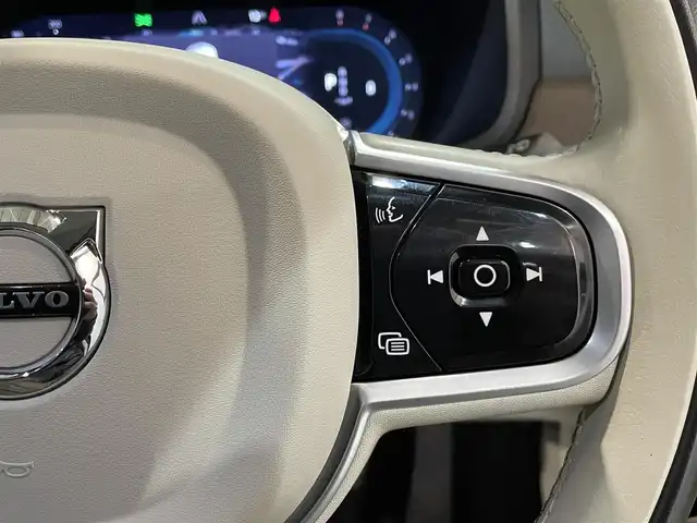 ボルボ Ｖ９０ B6 AWD インスクリプション 道央・札幌 2021(令3)年 2.4万km グレー サンルーフ　/４WD/本革シート　/エアサス　/ＨＵＤ　/パワーシート　/シートヒーター　/エアシート　/純正ナビ　/３６０度カメラ　/ＬＥＤヘッドライト　/Ｂｏｗｅｒｓ　＆　Ｗｉｌｋｉｎｓ　/オートトランク　/ＡＣＣ/ステアリングヒーター/ワイヤレスチャージ/クリスタルシフトノブ/保証書/取説/スペアキー