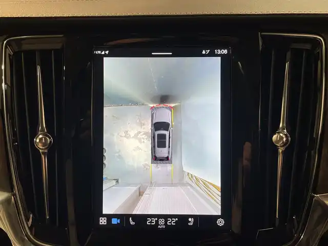 ボルボ Ｖ９０ B6 AWD インスクリプション 道央・札幌 2021(令3)年 2.4万km グレー サンルーフ　/４WD/本革シート　/エアサス　/ＨＵＤ　/パワーシート　/シートヒーター　/エアシート　/純正ナビ　/３６０度カメラ　/ＬＥＤヘッドライト　/Ｂｏｗｅｒｓ　＆　Ｗｉｌｋｉｎｓ　/オートトランク　/ＡＣＣ/ステアリングヒーター/ワイヤレスチャージ/クリスタルシフトノブ/保証書/取説/スペアキー