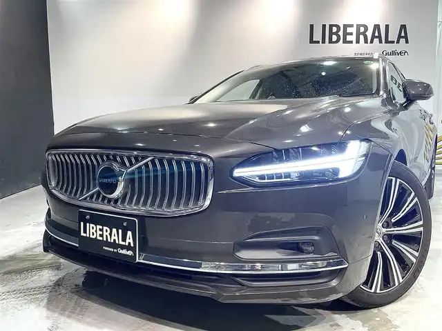 ボルボ Ｖ９０ B6 AWD インスクリプション 道央・札幌 2021(令3)年 2.4万km グレー サンルーフ　/４WD/本革シート　/エアサス　/ＨＵＤ　/パワーシート　/シートヒーター　/エアシート　/純正ナビ　/３６０度カメラ　/ＬＥＤヘッドライト　/Ｂｏｗｅｒｓ　＆　Ｗｉｌｋｉｎｓ　/オートトランク　/ＡＣＣ/ステアリングヒーター/ワイヤレスチャージ/クリスタルシフトノブ/保証書/取説/スペアキー