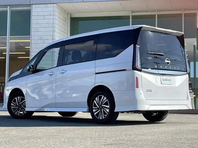 日産 セレナ ハイウェイスター V 兵庫県 2023(令5)年 2.3万km プリズムホワイト 純正12.3メーカーナビ/フルセグ/TVキャンセラー/Bluetooth/プロパイロット/デジタルインナーミラー/アラウンドビューモニター/パドルシフト/クリアランスソナー/置き型充電/USB/LEDヘッドライト/ETC2.０/スマートキー/スペアキー