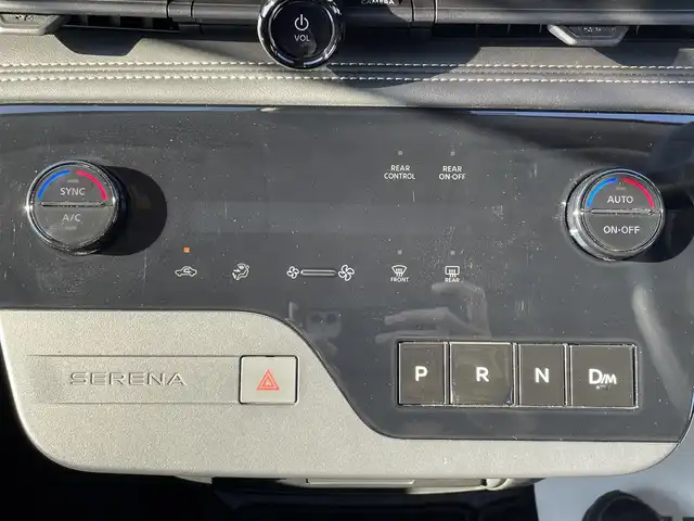 日産 セレナ ハイウェイスター V 兵庫県 2023(令5)年 2.3万km プリズムホワイト 純正12.3メーカーナビ/フルセグ/TVキャンセラー/Bluetooth/プロパイロット/デジタルインナーミラー/アラウンドビューモニター/パドルシフト/クリアランスソナー/置き型充電/USB/LEDヘッドライト/ETC2.０/スマートキー/スペアキー