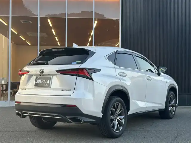 レクサス ＮＸ 300 Fスポーツ 福岡県 2018(平30)年 9.6万km ソニッククォーツ ワンオーナー/サンルーフ/Ｌｅｘｕｓｓａｆｅｔｙｓｙｓｔｅｍ＋/レーダークルーズコントロール/レーンキープアシスト/三眼ＬＥＤ　/赤革シート/前席ベンチレーション　/前席シートヒーター/純正ナビ/フルセグTV/全方位カメラ/ハンドルヒーター/パワーバックドア　/前後ドライブレコーダー/純正18インチアルミホイール/ETC/取扱説明書/保証書/スペアキー/カードキー