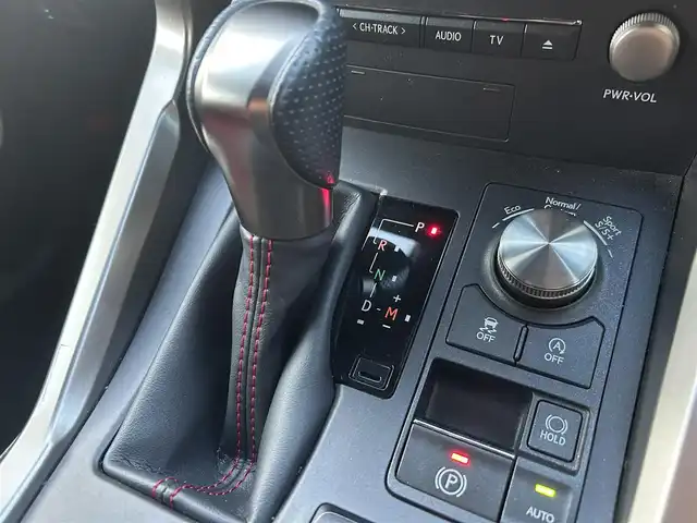 レクサス ＮＸ 300 Fスポーツ 福岡県 2018(平30)年 9.6万km ソニッククォーツ ワンオーナー/サンルーフ/Ｌｅｘｕｓｓａｆｅｔｙｓｙｓｔｅｍ＋/レーダークルーズコントロール/レーンキープアシスト/三眼ＬＥＤ　/赤革シート/前席ベンチレーション　/前席シートヒーター/純正ナビ/フルセグTV/全方位カメラ/ハンドルヒーター/パワーバックドア　/前後ドライブレコーダー/純正18インチアルミホイール/ETC/取扱説明書/保証書/スペアキー/カードキー