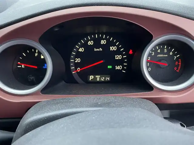 スバル Ｒ１ R 愛知県 2005(平17)年 8.2万km トパーズイエロー ハーフレザー（ブラック＆レッド）　/キーレス　/電動格納ミラー　/ハロゲンヘッドライト　/オーディオ　/ＣＤ　/ラジオ　/フロアマット　/ドアバイザー　/パワーステアリング　/純正１５インチＡＷ