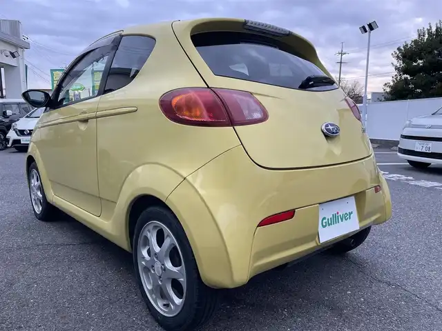 スバル Ｒ１ R 愛知県 2005(平17)年 8.2万km トパーズイエロー ハーフレザー（ブラック＆レッド）　/キーレス　/電動格納ミラー　/ハロゲンヘッドライト　/オーディオ　/ＣＤ　/ラジオ　/フロアマット　/ドアバイザー　/パワーステアリング　/純正１５インチＡＷ