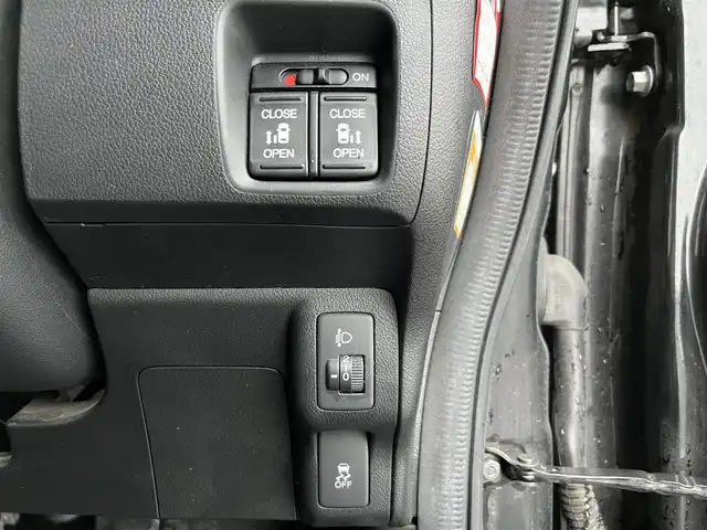 ホンダ Ｎ ＢＯＸ G SSパッケージ 鳥取県 2013(平25)年 9.9万km クリスタルブラックパール ４・W・D /社外ナビ/フルセグ/DVD/CD/BT/両側パワースライドドア/純正14インチアルミホイール/プッシュエンジンスタート/アイドリングストップ/ウィンカーミラー/電動格納ミラー/フロアマット/ドアバイザー