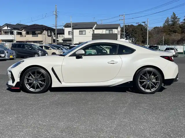 スバル ＢＲＺ S 千葉県 2021(令3)年 1.7万km クリスタルホワイトP ワンオーナー/STIエアロパッケージ/STIスカートリップ/LEDアクセサリーライナー/OPカロッツェリア9型ナビ/フルセグTV/バックカメラ/純正18インチAW/LEDヘッドライト/シートヒーター/スマートキー/プッシュスタート/保証書/取扱説明書/スペアキー有
