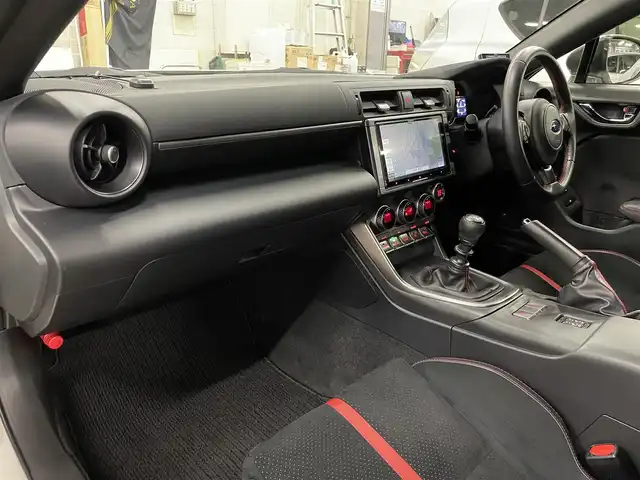 スバル ＢＲＺ S 千葉県 2021(令3)年 1.7万km クリスタルホワイトP ワンオーナー/STIエアロパッケージ/STIスカートリップ/LEDアクセサリーライナー/OPカロッツェリア9型ナビ/フルセグTV/バックカメラ/純正18インチAW/LEDヘッドライト/シートヒーター/スマートキー/プッシュスタート/保証書/取扱説明書/スペアキー有