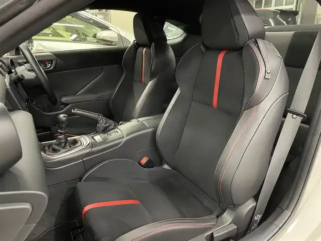 スバル ＢＲＺ S 千葉県 2021(令3)年 1.7万km クリスタルホワイトP ワンオーナー/STIエアロパッケージ/STIスカートリップ/LEDアクセサリーライナー/OPカロッツェリア9型ナビ/フルセグTV/バックカメラ/純正18インチAW/LEDヘッドライト/シートヒーター/スマートキー/プッシュスタート/保証書/取扱説明書/スペアキー有