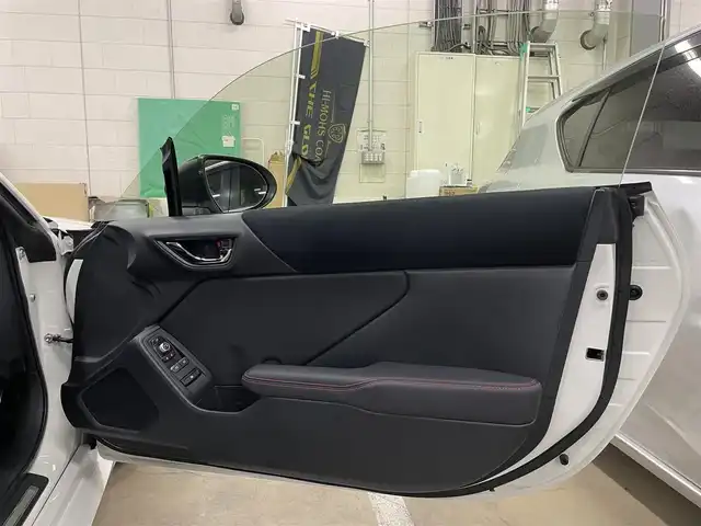 スバル ＢＲＺ S 千葉県 2021(令3)年 1.7万km クリスタルホワイトP ワンオーナー/STIエアロパッケージ/STIスカートリップ/LEDアクセサリーライナー/OPカロッツェリア9型ナビ/フルセグTV/バックカメラ/純正18インチAW/LEDヘッドライト/シートヒーター/スマートキー/プッシュスタート/保証書/取扱説明書/スペアキー有