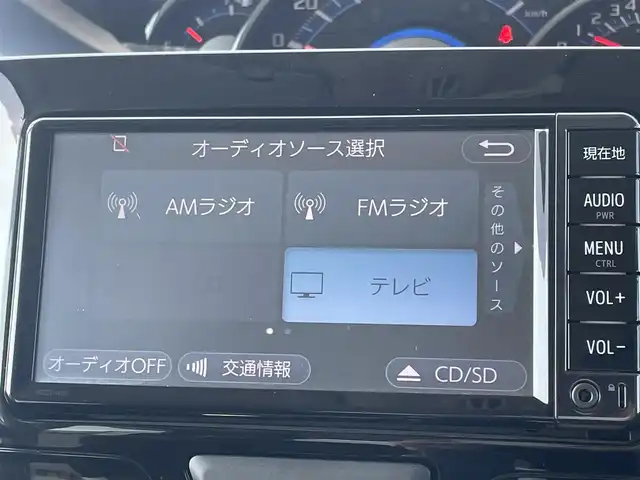 ダイハツ タント カスタム RS SA 群馬県 2014(平26)年 5.7万km パールホワイトⅢ 衝突軽減ブレーキ　/ナビ　/バックカメラ　/ＴＶ・Ｂｌｕｅｔｏｏｔｈ・ＣＤ・ＤＶＤ　/両側パワースライドドア　/ＥＴＣ　/前後ドライブレコーダー　/ＬＥＤオートライト　/スマートキー２本　/プッシュスタート　/横滑り防止装置