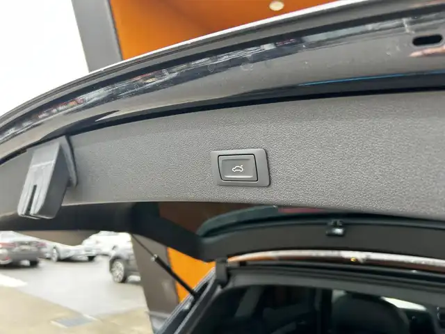 アウディ Ｑ５ 2．0 TFSI クワトロ Sライン 富山県 2014(平26)年 7.7万km 青 Sline/フルセグテレビ/バックカメラ/アイドリングストップ/クルーズコントロール/ETC/Bluetooth接続/HDDナビ/コーナーセンサー/ダウンヒルアシストコントロール/DVD再生/前後ドラレコ/パワーバックドア