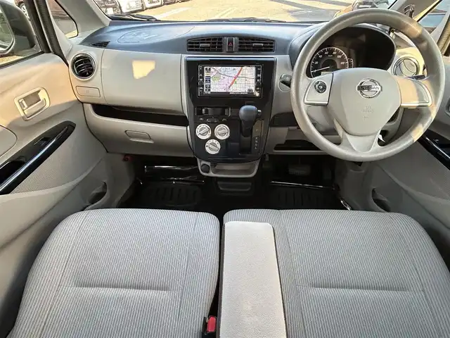 日産 デイズ J 福岡県 2018(平30)年 12.5万km スターリングシルバーM 純正メモリナビ【MJ118D-W】/　（AM/FM/Bluetooth/ipod/WALKMAN/フルセグTV）/安全装備/・インテリジェントエマージェンシーブレーキ/・ビークルダイナミクスコントロール/・ハイビームアシストスイッチ/ETC/電格ミラー/ドアミラー調整スイッチ/純正フロアマット/ISOFIX/ドアバイザー/スペアキー×１/保証書/取扱説明書
