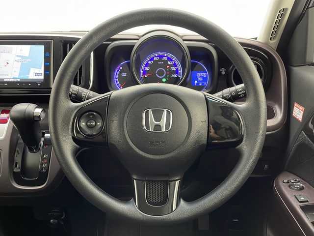 ホンダ Ｎ ＯＮＥ プレミアム ツアラー 宮崎県 2012(平24)年 6.9万km プレミアムブルームーンパール 禁煙車/純正ナビTV/（VXM-145VFi/CD/DVD/Bluetooth/フルセグTV)/純正バックカメラ/純正オートアラーム/純正マッドガード/純正キセノンオートライト/純正フォグ/純正ルーフエンドスポイラー/純正フロアマット/社外15インチアルミ/ウインカードアミラー/リアプライバシーガラス/オートエアコン/電動格納ミラー/ETC/スマートキー/プッシュエンジンスタート/スペアキー/新車時保証書/取扱い説明書
