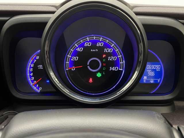 ホンダ Ｎ ＯＮＥ プレミアム ツアラー 宮崎県 2012(平24)年 6.9万km プレミアムブルームーンパール 禁煙車/純正ナビTV/（VXM-145VFi/CD/DVD/Bluetooth/フルセグTV)/純正バックカメラ/純正オートアラーム/純正マッドガード/純正キセノンオートライト/純正フォグ/純正ルーフエンドスポイラー/純正フロアマット/社外15インチアルミ/ウインカードアミラー/リアプライバシーガラス/オートエアコン/電動格納ミラー/ETC/スマートキー/プッシュエンジンスタート/スペアキー/新車時保証書/取扱い説明書