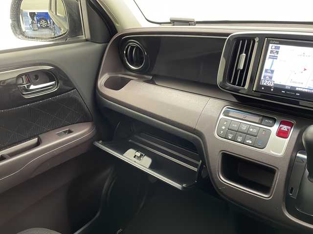 ホンダ Ｎ ＯＮＥ プレミアム ツアラー 宮崎県 2012(平24)年 6.9万km プレミアムブルームーンパール 禁煙車/純正ナビTV/（VXM-145VFi/CD/DVD/Bluetooth/フルセグTV)/純正バックカメラ/純正オートアラーム/純正マッドガード/純正キセノンオートライト/純正フォグ/純正ルーフエンドスポイラー/純正フロアマット/社外15インチアルミ/ウインカードアミラー/リアプライバシーガラス/オートエアコン/電動格納ミラー/ETC/スマートキー/プッシュエンジンスタート/スペアキー/新車時保証書/取扱い説明書
