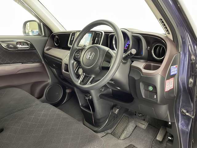 ホンダ Ｎ ＯＮＥ プレミアム ツアラー 宮崎県 2012(平24)年 6.9万km プレミアムブルームーンパール 禁煙車/純正ナビTV/（VXM-145VFi/CD/DVD/Bluetooth/フルセグTV)/純正バックカメラ/純正オートアラーム/純正マッドガード/純正キセノンオートライト/純正フォグ/純正ルーフエンドスポイラー/純正フロアマット/社外15インチアルミ/ウインカードアミラー/リアプライバシーガラス/オートエアコン/電動格納ミラー/ETC/スマートキー/プッシュエンジンスタート/スペアキー/新車時保証書/取扱い説明書