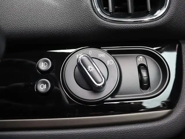 ＭＩＮＩ ＢＭＷ ミニ クロスオーバー クーパー D オール4 長野県 2020(令2)年 5万km 黒Ⅱ ペッパーＰＫＧ　/純正ナビ　/バックカメラ　/ＡＣＣ　/衝突軽減ブレーキ　/コンフォートアクセス　/シートヒーター　/パワーバックドア　/ＭＩＮＩエキサイトメント／ライトＰＫＧ　/ＭＩＮＩドライビングモード　/純１７ＡＷ