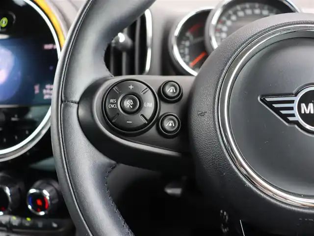 ＭＩＮＩ ＢＭＷ ミニ クロスオーバー クーパー D オール4 長野県 2020(令2)年 5万km 黒Ⅱ ペッパーＰＫＧ　/純正ナビ　/バックカメラ　/ＡＣＣ　/衝突軽減ブレーキ　/コンフォートアクセス　/シートヒーター　/パワーバックドア　/ＭＩＮＩエキサイトメント／ライトＰＫＧ　/ＭＩＮＩドライビングモード　/純１７ＡＷ