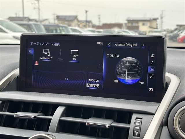 レクサス ＮＸ 300 Fスポーツ 大分県 2018(平30)年 9.3万km グラファイトブラックガラスフレーク ・純正ナビ(CD.DVD.SD.BT.AUX)/・全方位カメラ/・フルセグテレビ/・マークレビンソン/・ヘッドアップディスプレイ/・赤黒レザーシート/・プリクラッシュセーフティ/・ブラインドスポットモニター/・ETC 2.0/・ドライブレコーダー/・２列目電動格納シート/・パドルシフト/・ハンドルヒーター/・ブレーキホールド/・パワーシート/・シートメモリー/・シートヒーター/・シートクーラー/・電動リアゲート/・トノカバー