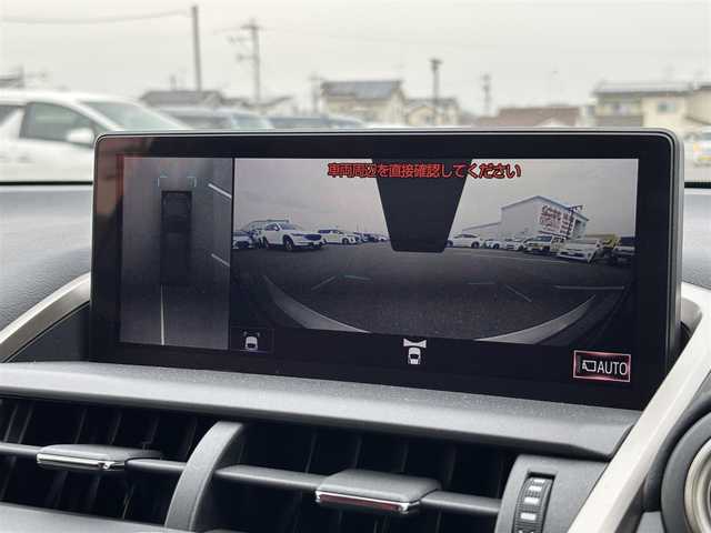 レクサス ＮＸ 300 Fスポーツ 大分県 2018(平30)年 9.3万km グラファイトブラックガラスフレーク ・純正ナビ(CD.DVD.SD.BT.AUX)/・全方位カメラ/・フルセグテレビ/・マークレビンソン/・ヘッドアップディスプレイ/・赤黒レザーシート/・プリクラッシュセーフティ/・ブラインドスポットモニター/・ETC 2.0/・ドライブレコーダー/・２列目電動格納シート/・パドルシフト/・ハンドルヒーター/・ブレーキホールド/・パワーシート/・シートメモリー/・シートヒーター/・シートクーラー/・電動リアゲート/・トノカバー