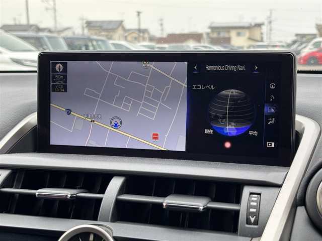 レクサス ＮＸ 300 Fスポーツ 大分県 2018(平30)年 9.3万km グラファイトブラックガラスフレーク ・純正ナビ(CD.DVD.SD.BT.AUX)/・全方位カメラ/・フルセグテレビ/・マークレビンソン/・ヘッドアップディスプレイ/・赤黒レザーシート/・プリクラッシュセーフティ/・ブラインドスポットモニター/・ETC 2.0/・ドライブレコーダー/・２列目電動格納シート/・パドルシフト/・ハンドルヒーター/・ブレーキホールド/・パワーシート/・シートメモリー/・シートヒーター/・シートクーラー/・電動リアゲート/・トノカバー