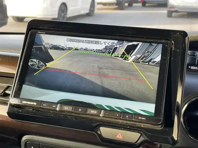 ホンダ Ｎ ＢＯＸ カスタム L ターボ 滋賀県 2021(令3)年 2.8万km パールⅡ 社外ナビ/Bluetooth/USB/CD/DVD/フルセグテレビ/バックカメラ/ホンダセンシング/・衝突軽減ブレーキ/・誤発進抑制機能/・後方誤発進抑制機能/・歩行者事故低減ステアリング/・先行車発進お知らせ機能/・アダプティブクルーズコントロール/・オートハイビーム/ETC/後席モニター/レザーシート/D/N席シートヒーター /両側パワースライドドア/LEDヘッドライト/オートライト/アイドリングストップ/プッシュスタート /スマートキー