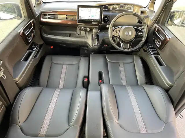 ホンダ Ｎ ＢＯＸ カスタム L ターボ 滋賀県 2021(令3)年 2.8万km パールⅡ 社外ナビ/Bluetooth/USB/CD/DVD/フルセグテレビ/バックカメラ/ホンダセンシング/・衝突軽減ブレーキ/・誤発進抑制機能/・後方誤発進抑制機能/・歩行者事故低減ステアリング/・先行車発進お知らせ機能/・アダプティブクルーズコントロール/・オートハイビーム/ETC/後席モニター/レザーシート/D/N席シートヒーター /両側パワースライドドア/LEDヘッドライト/オートライト/アイドリングストップ/プッシュスタート /スマートキー