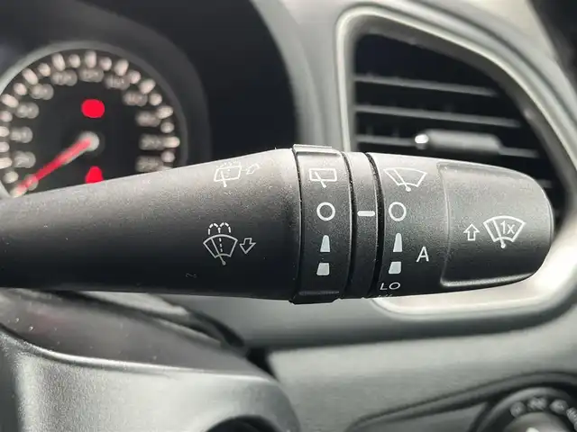 クライスラー・ジープ ジープ レネゲード リミテッド 静岡県 2020(令2)年 4.7万km ブラック ディーラー純正OPナビ/【フルセグTV/ラジオ/Bluetooth接続】/ACC/LKA/パーキングアシスト/アイドリングストップ/コーナーセンサー/バックカメラ/MTモード付AT/レザーシート/パワーシート(D/N席)/シートヒーター/ステアリングヒーター/純正LEDヘッドライト/USB接続/保証書/取扱説明書
