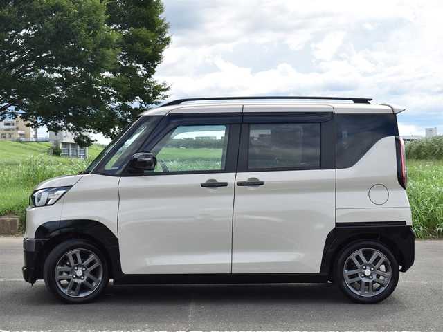 三菱 デリカミニ G プレミアム 福岡県 2024(令6)年 1.4万km ナチュラルアイボリーメタリック ワンオーナー/メモリーナビ/フルセグ/CD/DVD/BT/マルチアラウンドモニター/マイパイロット/ステアリングヒーター/ステアリングスイッチ/純正15インチアルミホイール/純正LEDヘッドライト/前後ドライブレコーダー/ハーフレザーシート/両側パワースライドドア/レーダークルーズコントロール/ルーフレール/プッシュスタート/スマートキー×2/フロアマット/ドアバイザー/ETC/新車時保証書/取扱説明書