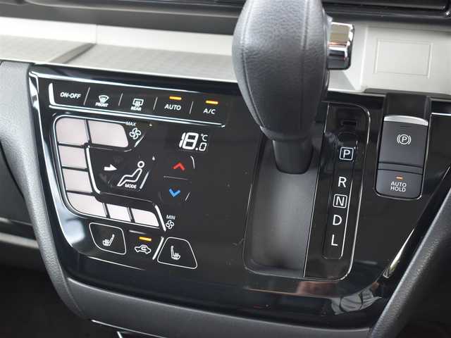 三菱 デリカミニ G プレミアム 福岡県 2024(令6)年 1.4万km ナチュラルアイボリーメタリック ワンオーナー/メモリーナビ/フルセグ/CD/DVD/BT/マルチアラウンドモニター/マイパイロット/ステアリングヒーター/ステアリングスイッチ/純正15インチアルミホイール/純正LEDヘッドライト/前後ドライブレコーダー/ハーフレザーシート/両側パワースライドドア/レーダークルーズコントロール/ルーフレール/プッシュスタート/スマートキー×2/フロアマット/ドアバイザー/ETC/新車時保証書/取扱説明書