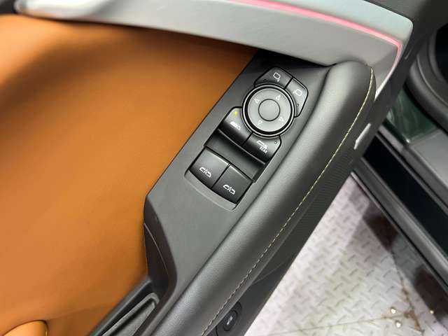 シボレー カマロ コンバーチブル 千葉県 2020(令2)年 0.6万km 緑 限定車　/ヘリテージエディション　/クルーズコントロール　/茶革シート　/シートＨ　/ベンチレーション　/ディスプレイオーディオ　/ＣａｒＰｌａｙ　/Ｂカメラ　/ＨＵＤ　/ＢＳＭ　/ＬＫＡ　/アンビエントライト　/１オーナー