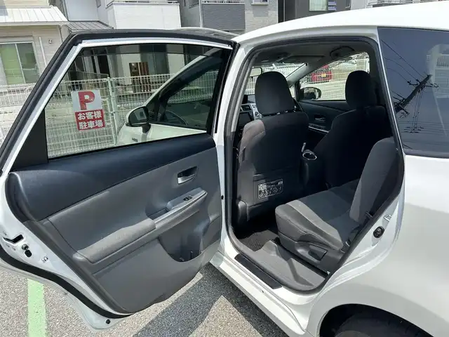トヨタ プリウス α S ツーリングセレクション 兵庫県 2013(平25)年 5.8万km ホワイトパールクリスタルシャイン ワンオーナー/ALPINE8インチナビ/フルセグTV/CD/DVD/Bluetooth/SD/FM/AM/バックカメラ/ビルトインETC/前 ドライブレコーダー/HIDヘッドライト/フォグランプ/オートライト/プッシュスタート/電格ミラー/ステアリングスイッチ/革巻きステアリング/ドアバイザー/フロアマット/ISOFIX/スペアキー1本/新車時保証書/取扱説明書