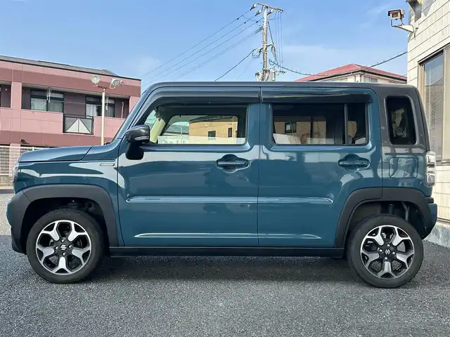 スズキ ハスラー HYBRID X 福岡県 2021(令3)年 2.5万km デニムブルー ガンメタリック 2トーン 社外ディスプレイオーディオ【AVIC-RZ111】/（AM/FM/Bluetooth）/スズキセーフティサポート/・デュアルカメラブレーキサポート/・誤発進抑制機能/・車線逸脱警報/・ふらつき警報/・先行車発進お知らせ機能/・ハイビームアシスト/・標識認識機能/・後退時ブレーキサポート/・後方誤発進抑制機能/・リアパーキングセンサー/オートライト/横滑り防止装置/アイドリングストップ/純正15インチアルミホイール/シートヒーター（D/N）/CARROZZERIA製前方ドライブレコーダー【VREC-DZ300】/シートバックテーブル/ETC/純正フロアマット/ISOFIX/プッシュスタート/電源ソケット×1/保証書/取扱説明書/ナビ取扱説明書