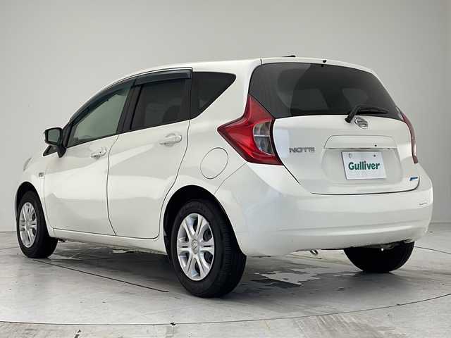 日産 ノート X 愛知県 2015(平27)年 3.4万km ブリリアントホワイトパール 衝突軽減システム/純正SDナビ（SDなし）/オートエアコン/横滑り防止機能/オートライト/アイドリングストップ/ETC/ステアリングスイッチ/スマートキー/プッシュスタート
