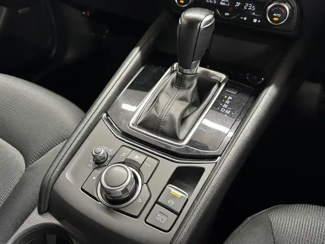 マツダ ＣＸ－５ XD プロアクティブ 三重県 2018(平30)年 4.2万km ソウルレッドクリスタルM 2.2L ディーゼルターボ/AWD/MTモード付フロア6AT/純正 7インチナビ/（FM/AM/aha/Stitcher/Bluetooth/USB/CD/AUX/DVD/TV）/【OP】360°ビュー・モニター/【OP】BOSEサウンドシステム（AUDIOPILOT2＋Centerpoint2）＋10スピーカー/ドライブレコーダー 前後/ビルトインETC2.0/安全/・スマートブレーキサポート（SBS）/・AT誤発進抑制制御（前進・後進）/・レーダークルコン/・車線逸脱警報（LDWS）/・ブラインドスポットモニタリング（BSM）（リアクロストラフィックアラート機能付）/・ドライバーアテンションアラート/・パーキングセンサー（前後）/・レーンキープアシストシステム（LAS）/・交通標識認識システム（TSR）/装備/【OP】パワーテールゲート/【OP】ドライビングポジションパッケージ/●10wayパワーシート（運転席）/●ドライビングポジションメモリー機能（シート位置・HUD）/●シートヒーター（D/N）/●ステアリングヒーター/・HUD/・左右独立オートエアコン/・オートライト/・リアフォグランプ/・純正17inAW/・保/取/・スマートキーx2