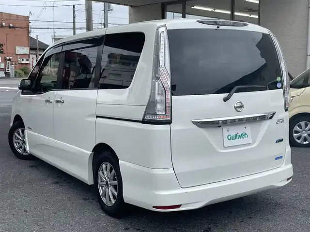 日産 セレナ HWS S HV Vセレ +Sefty 茨城県 2015(平27)年 8.5万km ブリリアントホワイトパール 社外HDDナビ（CD/DVD/HDD/ワンセグTV）/ETC/前ドライブレコーダー/エマージェンシーブレーキ/レーンキープ/革ステアリング/クルーズコントロール/プッシュスタート/LEDヘッドライト/フォグライト/純正サマータイヤ付き16インチAW積み込（195/60/16）/純正フロアマット/ドアバイザー