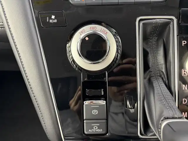 三菱 デリカＤ：５ ブラックエディション 愛知県 2025(令7)年 0.1千km ブラックマイカ 登録済未使用車/純正ナビ/バックカメラ/両側パワースライドドア/レザーシート/衝突被害軽減ブレーキ/車線逸脱警報システム/レーダークルーズコントロール/純正18インチアルミホイール/LEDヘッドライト/フルセグTV/スマートキー/プッシュスタート/電動格納ミラー