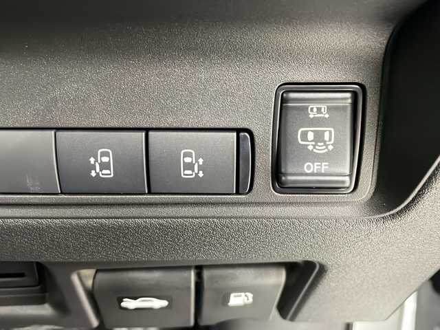 日産 セレナ e－パワー ハイウェイスター V 埼玉県 2025(令7)年 0.1千km プリズムホワイト プロパイロット/１２．３インチＮｉｓｓａｎＣｏｎｎｅｃｔナビゲーションシステム/インテリジェントアラウンドビューモニター/ｅ－Ｐｅｄａｌ/ワイヤレス充電器/両側パワースライドドア/ドライブレコーダー/パーソナルテーブル/USB電源ソケット /タイプA 1個〈フロント〉/タイプC 5個〈フロント1個、セカンド2個、サード2個〉/LEDヘッドライト/フォグランプ/ビルトインETC2.0/オートホールド/オートライト/全方位カメラ/スマートキー×2/ウインカーミラー/プッシュスタート/純正16インチアルミホイール