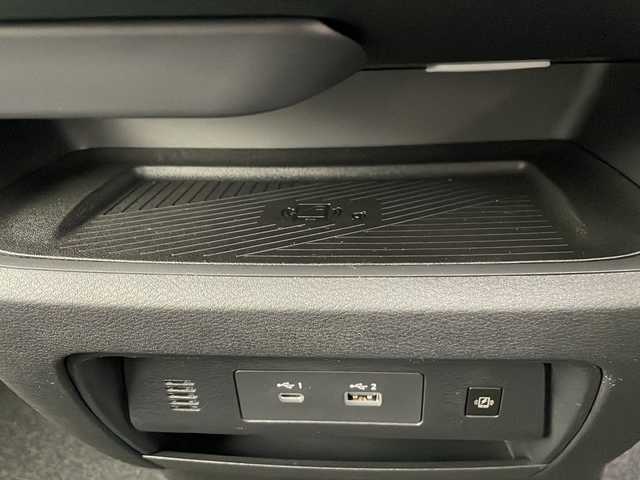 日産 セレナ e－パワー ハイウェイスター V 埼玉県 2025(令7)年 0.1千km プリズムホワイト プロパイロット/１２．３インチＮｉｓｓａｎＣｏｎｎｅｃｔナビゲーションシステム/インテリジェントアラウンドビューモニター/ｅ－Ｐｅｄａｌ/ワイヤレス充電器/両側パワースライドドア/ドライブレコーダー/パーソナルテーブル/USB電源ソケット /タイプA 1個〈フロント〉/タイプC 5個〈フロント1個、セカンド2個、サード2個〉/LEDヘッドライト/フォグランプ/ビルトインETC2.0/オートホールド/オートライト/全方位カメラ/スマートキー×2/ウインカーミラー/プッシュスタート/純正16インチアルミホイール