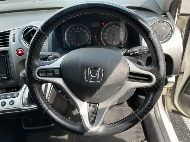 ホンダ ストリーム RSZ HDDナビパッケージ 埼玉県 2010(平22)年 11.5万km プレミアムホワイトパール 社外ナビ/フルセグテレビ/Bluetooth接続/サンルーフ/純正フロアマット/純正アルミホイール/パドルシフト/DVD再生/ドアバイザー/AAC/ABS/PS/PW/ドライブレコーダー/