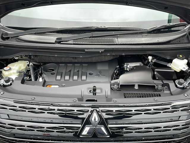 三菱 デリカＤ：５ シャモニー 山口県 2025(令7)年 0.1千km グラファイトグレーメタリック/ブラックマイカ 12インチフリップダウンモニター/社外11インチナビ/・Bluetooth/・フルセグテレビ/・HDMI/・USB入力/・Apple Car Play/・Android Auto/e-Assist/・衝突被害軽減ブレーキ/・車線逸脱警報システム/・レーダークルーズコントロール/・オートマチックハイビーム/・後側方車両検知警報システム/・誤発進抑制機能/・後退時交差車両検知システム/マルチアラウンドモニター/両側オートスライドドア/純正18インチアルミホイール/ヒルディセントコントロール/ハーフレザーシート/ハンドルヒーター/電動パーキングブレーキ/純正LEDヘッドライト/フォグライト/オートライト/プッシュスタート/スマートキー/スペアキー有/取扱説明書/保証書