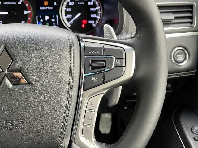 三菱 デリカＤ：５ シャモニー 山口県 2025(令7)年 0.1千km グラファイトグレーメタリック/ブラックマイカ 12インチフリップダウンモニター/社外11インチナビ/・Bluetooth/・フルセグテレビ/・HDMI/・USB入力/・Apple Car Play/・Android Auto/e-Assist/・衝突被害軽減ブレーキ/・車線逸脱警報システム/・レーダークルーズコントロール/・オートマチックハイビーム/・後側方車両検知警報システム/・誤発進抑制機能/・後退時交差車両検知システム/マルチアラウンドモニター/両側オートスライドドア/純正18インチアルミホイール/ヒルディセントコントロール/ハーフレザーシート/ハンドルヒーター/電動パーキングブレーキ/純正LEDヘッドライト/フォグライト/オートライト/プッシュスタート/スマートキー/スペアキー有/取扱説明書/保証書