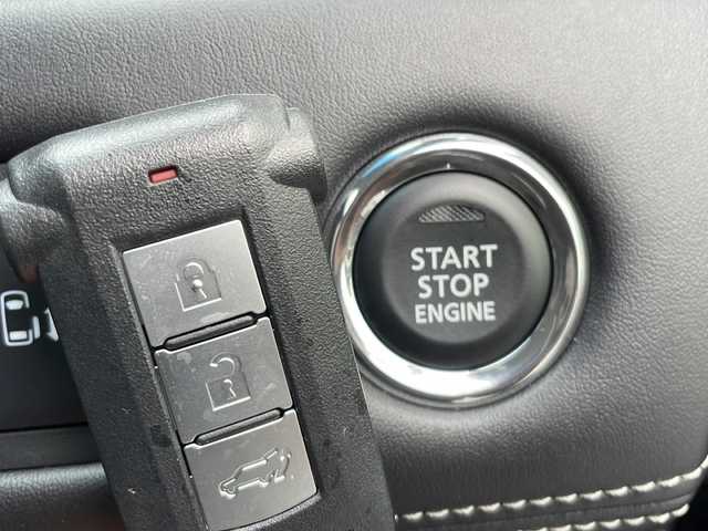 三菱 デリカＤ：５ シャモニー 山口県 2025(令7)年 0.1千km グラファイトグレーメタリック/ブラックマイカ 12インチフリップダウンモニター/社外11インチナビ/・Bluetooth/・フルセグテレビ/・HDMI/・USB入力/・Apple Car Play/・Android Auto/e-Assist/・衝突被害軽減ブレーキ/・車線逸脱警報システム/・レーダークルーズコントロール/・オートマチックハイビーム/・後側方車両検知警報システム/・誤発進抑制機能/・後退時交差車両検知システム/マルチアラウンドモニター/両側オートスライドドア/純正18インチアルミホイール/ヒルディセントコントロール/ハーフレザーシート/ハンドルヒーター/電動パーキングブレーキ/純正LEDヘッドライト/フォグライト/オートライト/プッシュスタート/スマートキー/スペアキー有/取扱説明書/保証書