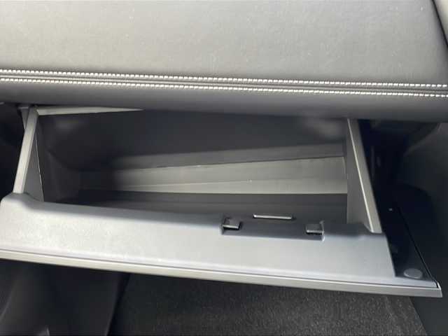 三菱 デリカＤ：５ シャモニー 山口県 2025(令7)年 0.1千km グラファイトグレーメタリック/ブラックマイカ 12インチフリップダウンモニター/社外11インチナビ/・Bluetooth/・フルセグテレビ/・HDMI/・USB入力/・Apple Car Play/・Android Auto/e-Assist/・衝突被害軽減ブレーキ/・車線逸脱警報システム/・レーダークルーズコントロール/・オートマチックハイビーム/・後側方車両検知警報システム/・誤発進抑制機能/・後退時交差車両検知システム/マルチアラウンドモニター/両側オートスライドドア/純正18インチアルミホイール/ヒルディセントコントロール/ハーフレザーシート/ハンドルヒーター/電動パーキングブレーキ/純正LEDヘッドライト/フォグライト/オートライト/プッシュスタート/スマートキー/スペアキー有/取扱説明書/保証書