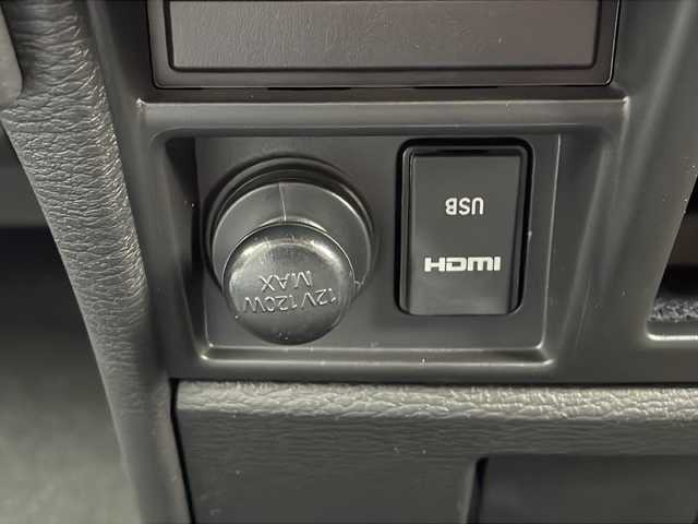 三菱 デリカＤ：５ シャモニー 山口県 2025(令7)年 0.1千km グラファイトグレーメタリック/ブラックマイカ 12インチフリップダウンモニター/社外11インチナビ/・Bluetooth/・フルセグテレビ/・HDMI/・USB入力/・Apple Car Play/・Android Auto/e-Assist/・衝突被害軽減ブレーキ/・車線逸脱警報システム/・レーダークルーズコントロール/・オートマチックハイビーム/・後側方車両検知警報システム/・誤発進抑制機能/・後退時交差車両検知システム/マルチアラウンドモニター/両側オートスライドドア/純正18インチアルミホイール/ヒルディセントコントロール/ハーフレザーシート/ハンドルヒーター/電動パーキングブレーキ/純正LEDヘッドライト/フォグライト/オートライト/プッシュスタート/スマートキー/スペアキー有/取扱説明書/保証書