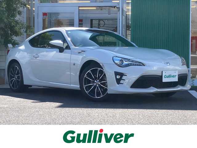 トヨタ ８６ GT リミテッド 岡山県 2020(令2)年 0.8万km クリスタルホワイトパール 純正ナビ　NSCN-W68/ワンセグTV、CD、Bluetooth、AM、FM/TVキャンセラー/バックカメラ/ETC/オートライト/フォグ/リアフォグ/LEDヘッドライト/前席シートヒーター/ハーフレザーシート（本革×アルカンターラ）/リアスポイラー